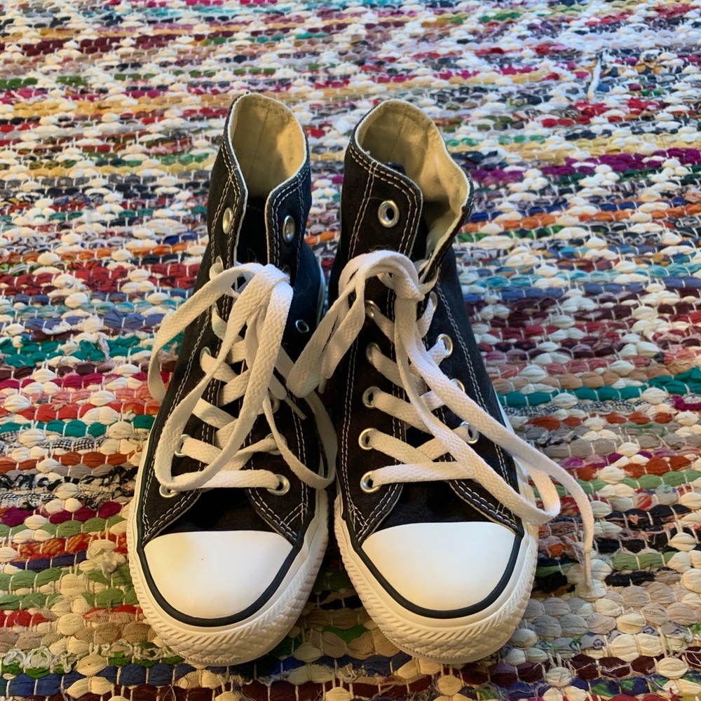 Black hightop converse